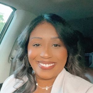 Meet your Posher, Monique